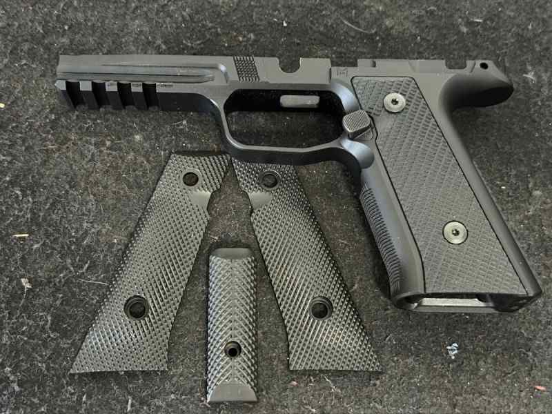 Mischief 365 metal grip