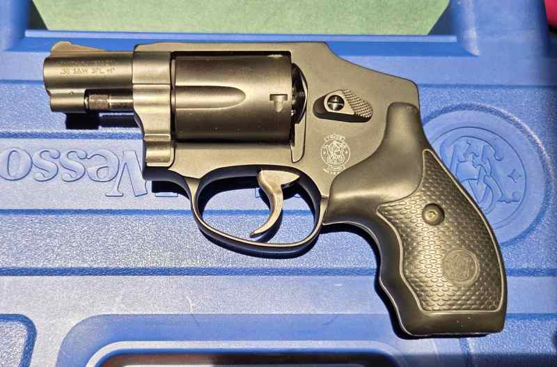 S&amp;W 442-1, DAO 38+P, exc+ cond, 2 speedloaders 
