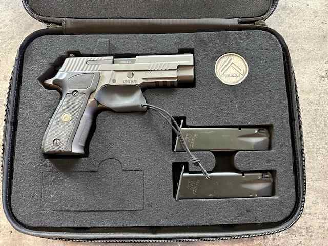 Sig Sauer P226 Legion