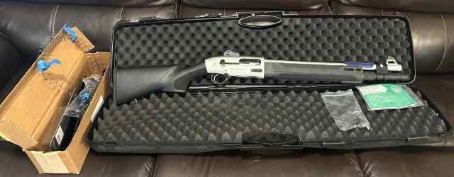  Beretta 1301 Semi-Auto 12G Shot Gun Perfect