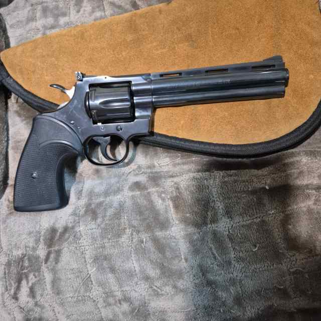 Colt Python 357 magnum CTG 5 inch