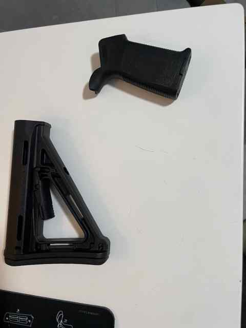 Magpul Mbus 3, Moe stock and grip (black)