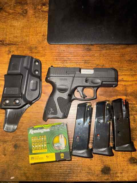 Taurus G3C with holster