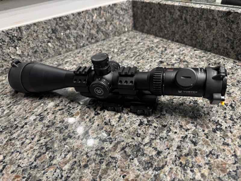 Vortex Viper Scope with QD Mount