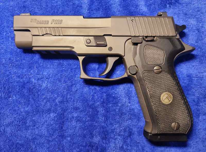 Sig 220 Legion (1).jpg