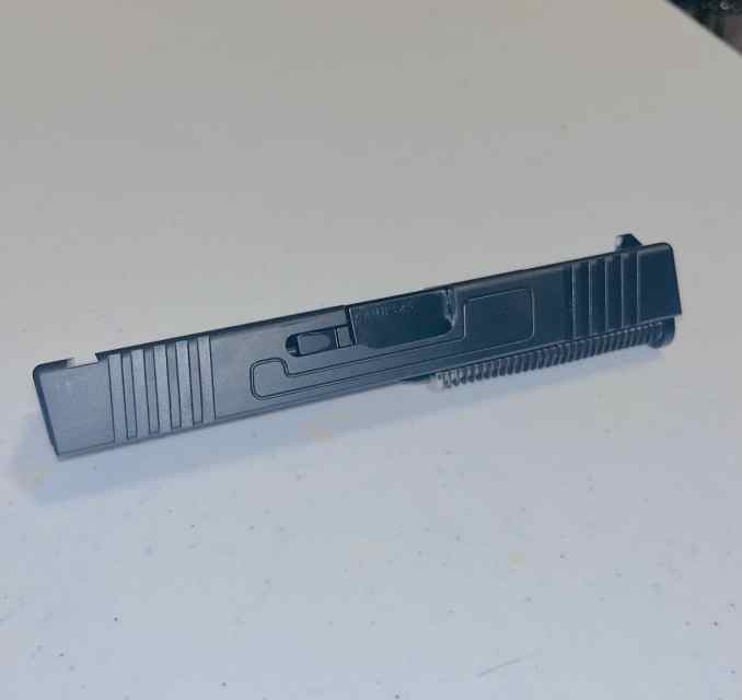 GLOCK 19 SLIDE COMPLETE (NEVER FIRED )