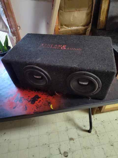 Sundown subs with box amp and all wires 