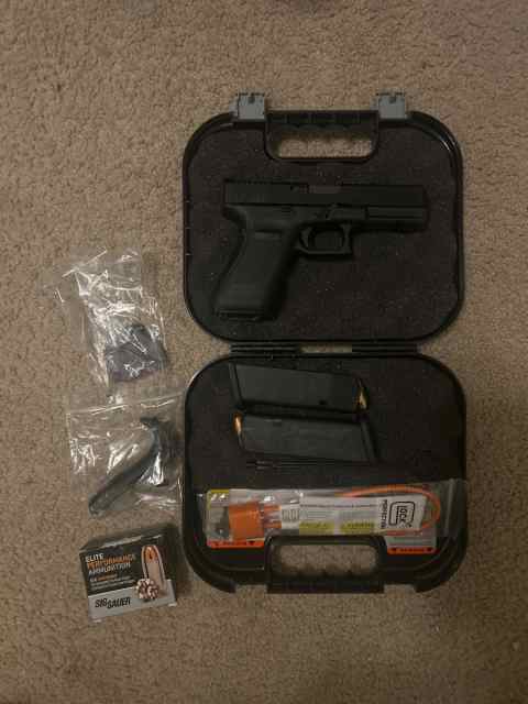 Glock 21 Gen 5 (Mos with nights) LNIB / 45 ACP