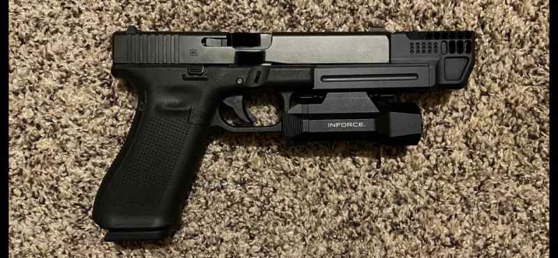 GLOCK 17 GEN 5 W/ HnK STYLE COMPENSATOR