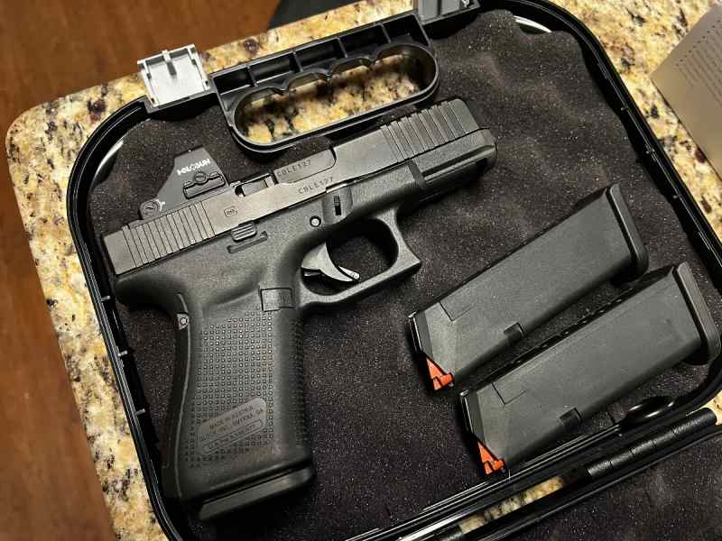 Glock 19 Gen 5 MOS 9mm with Holosun optic $750