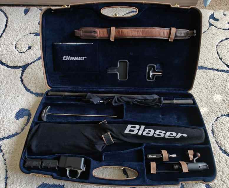 Blaser R8 Package  (Luxus WG7, 2 barrels, case)