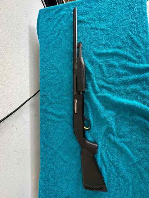 Mossenberg Youth Model 510   Pump shotgun 410g.