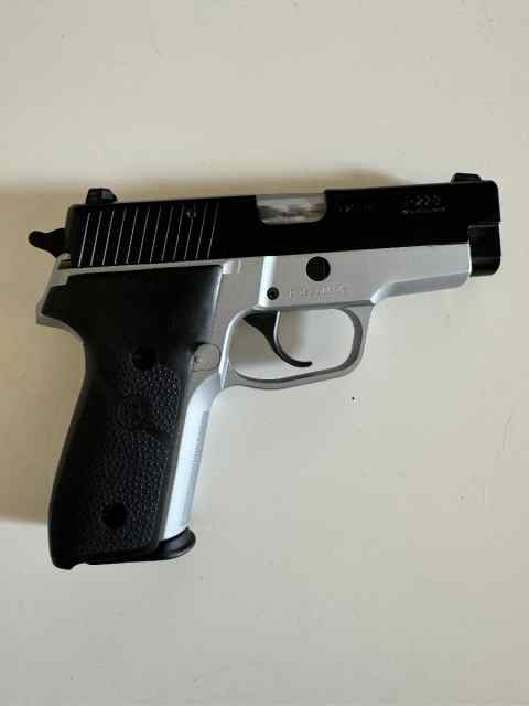 Sig Sauer p228 9mm west German 