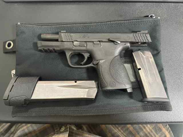 S&amp;W M&amp;P Compact 45ACP with 2 Mags 