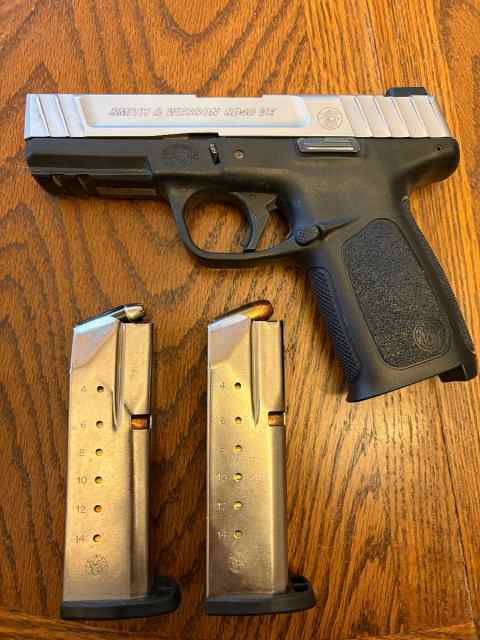 S &amp; W SD40 with holsters