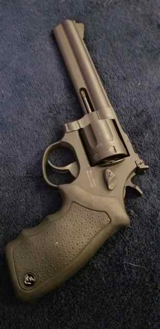 357 magnum 7shot 6inch taurus 66