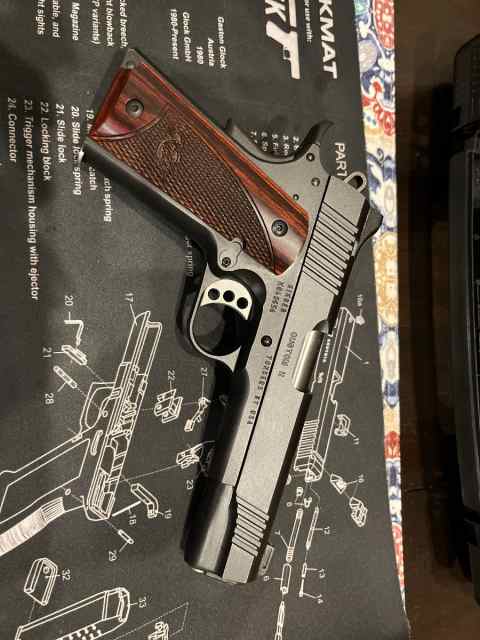 New Kimber1911  Custom ||   45. Acp