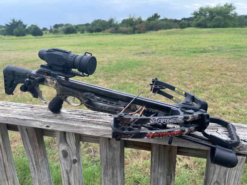 Barnett stalker 405 crossbow w/Daynight optic