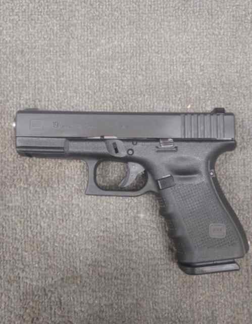 Glock 19 Gen 4 in excellent condition.