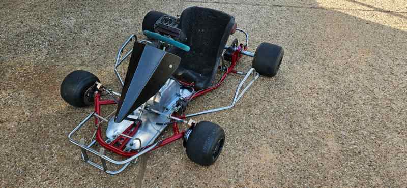 Invader KT100 Go Kart