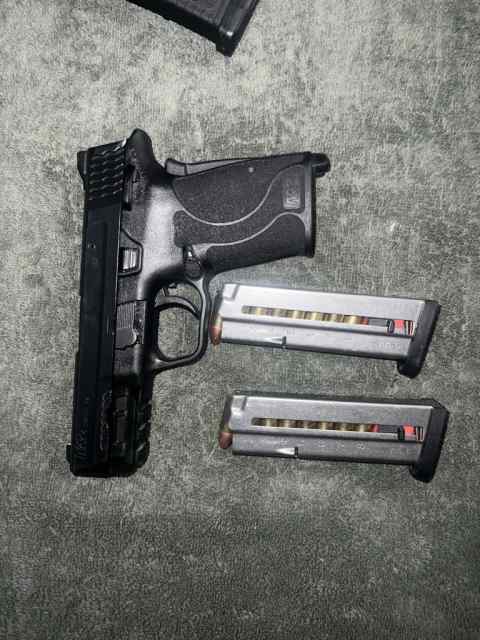 Smith and Wesson EZ shield 9mm