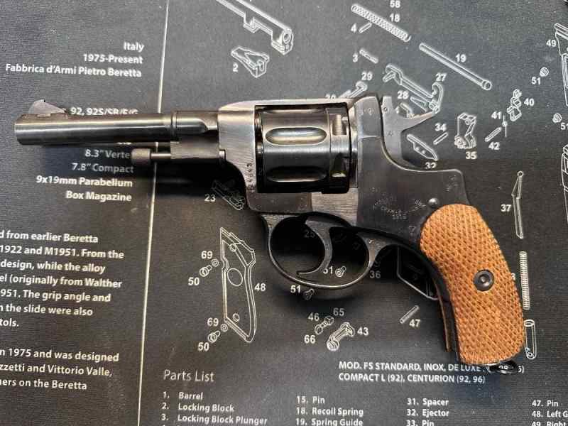 Nice WWII RUSSIAN NAGANT Revolver M1895 7.62X38R