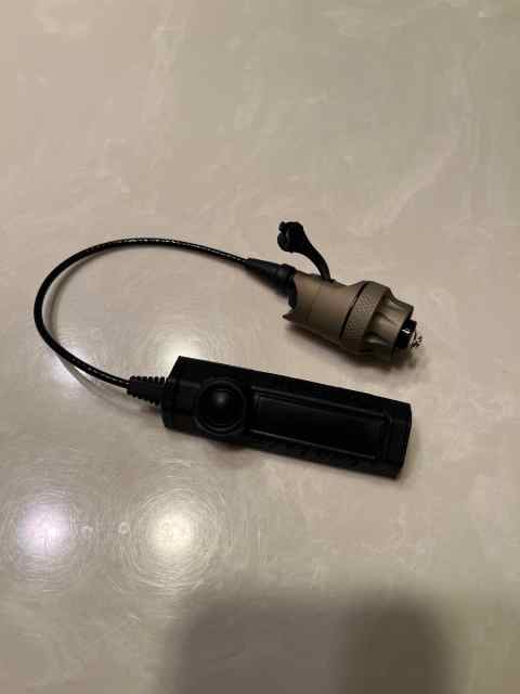 SUREFIRE M6XX Switch Tail Cap w/pressure pad FDE