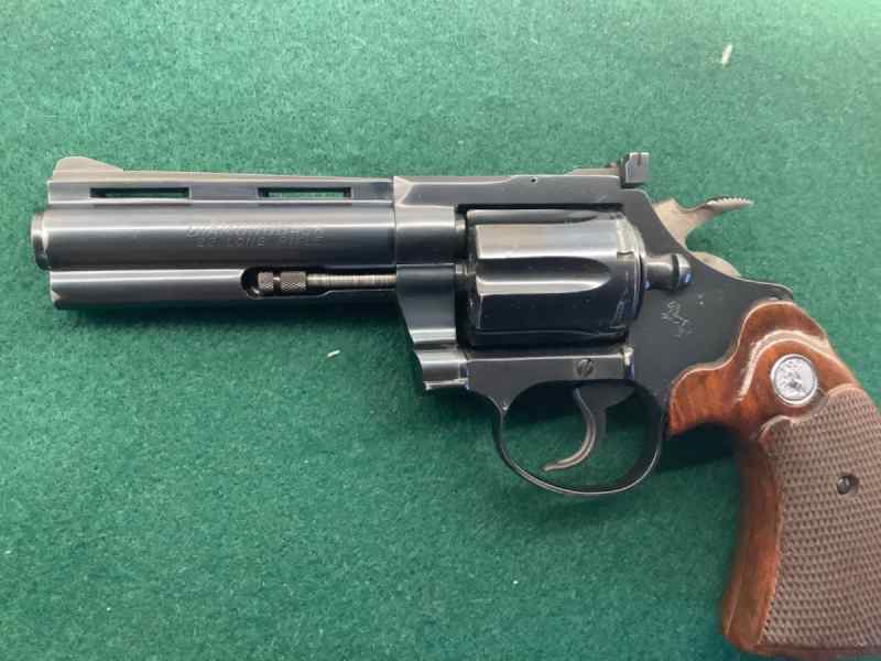 COLT DIAMONDBACK 22 LR 4” BLUED NICE REVOLVER 