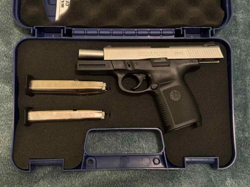 Smith &amp; Wesson SW9VE - 9mm