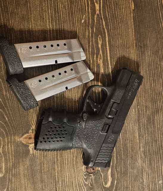 S&amp;W Shield compact 9mm