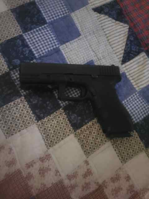 Glock 17 9mm Gen 2 Euless 76040 $550obo