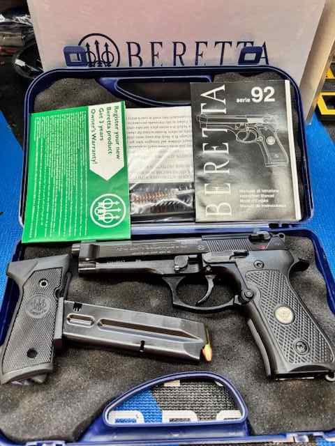 Beretta JS92F300 Like New