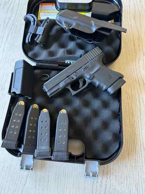 Glock 30 Gen 4 with 5 mags