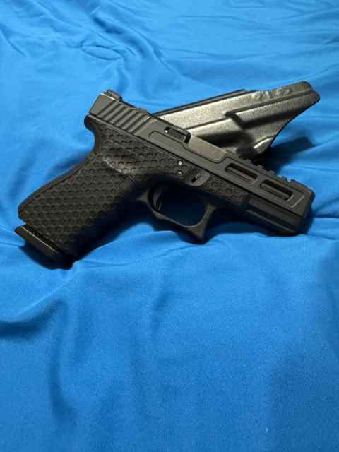 Glock 19 with extras