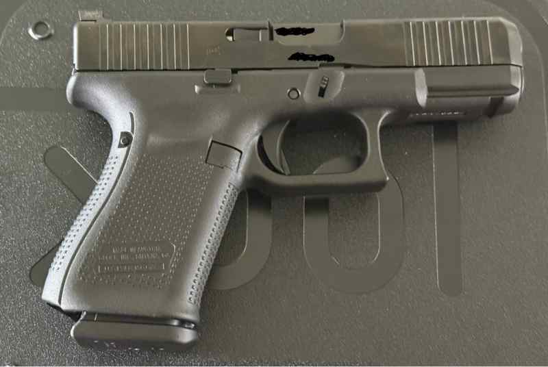 Glock 19 GEN5 TRIJICON HD night sights LNIB