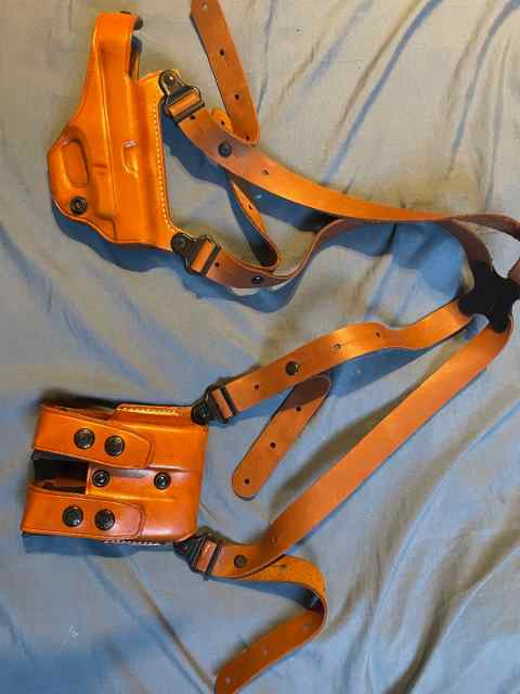 Glock 17 Shoulder Harness